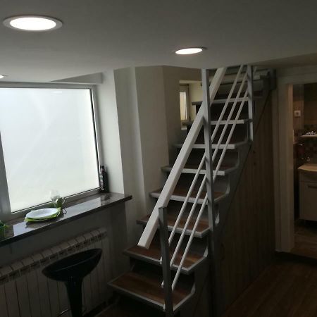 Classy And Cozy - Parking - 3 Beds - Near Center 诺威萨 外观 照片
