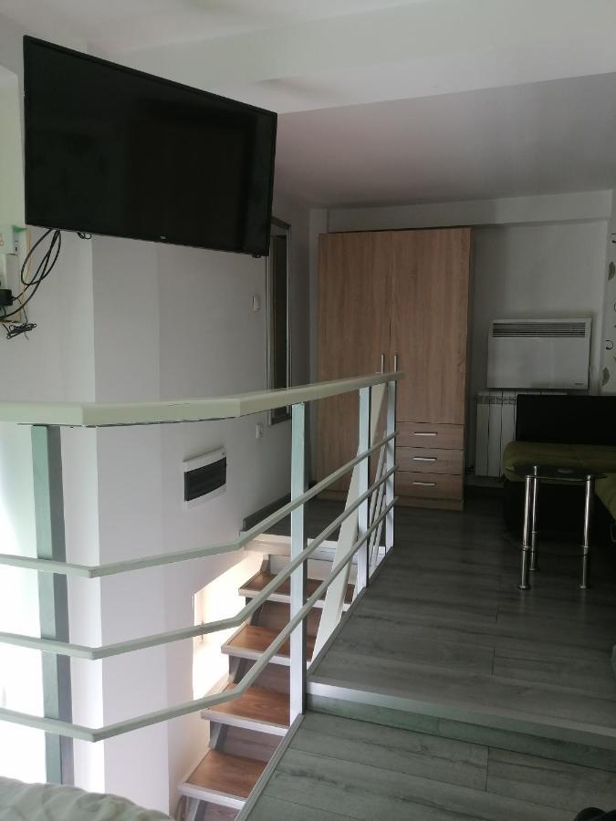 Classy And Cozy - Parking - 3 Beds - Near Center 诺威萨 外观 照片