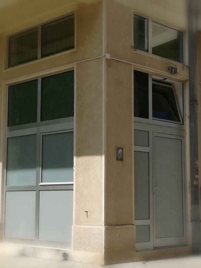 Classy And Cozy - Parking - 3 Beds - Near Center 诺威萨 外观 照片