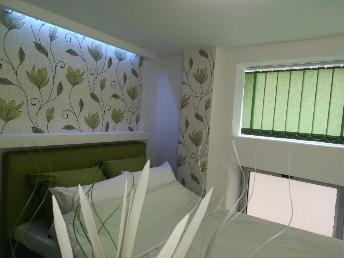 Classy And Cozy - Parking - 3 Beds - Near Center 诺威萨 外观 照片