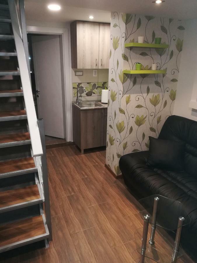 Classy And Cozy - Parking - 3 Beds - Near Center 诺威萨 外观 照片