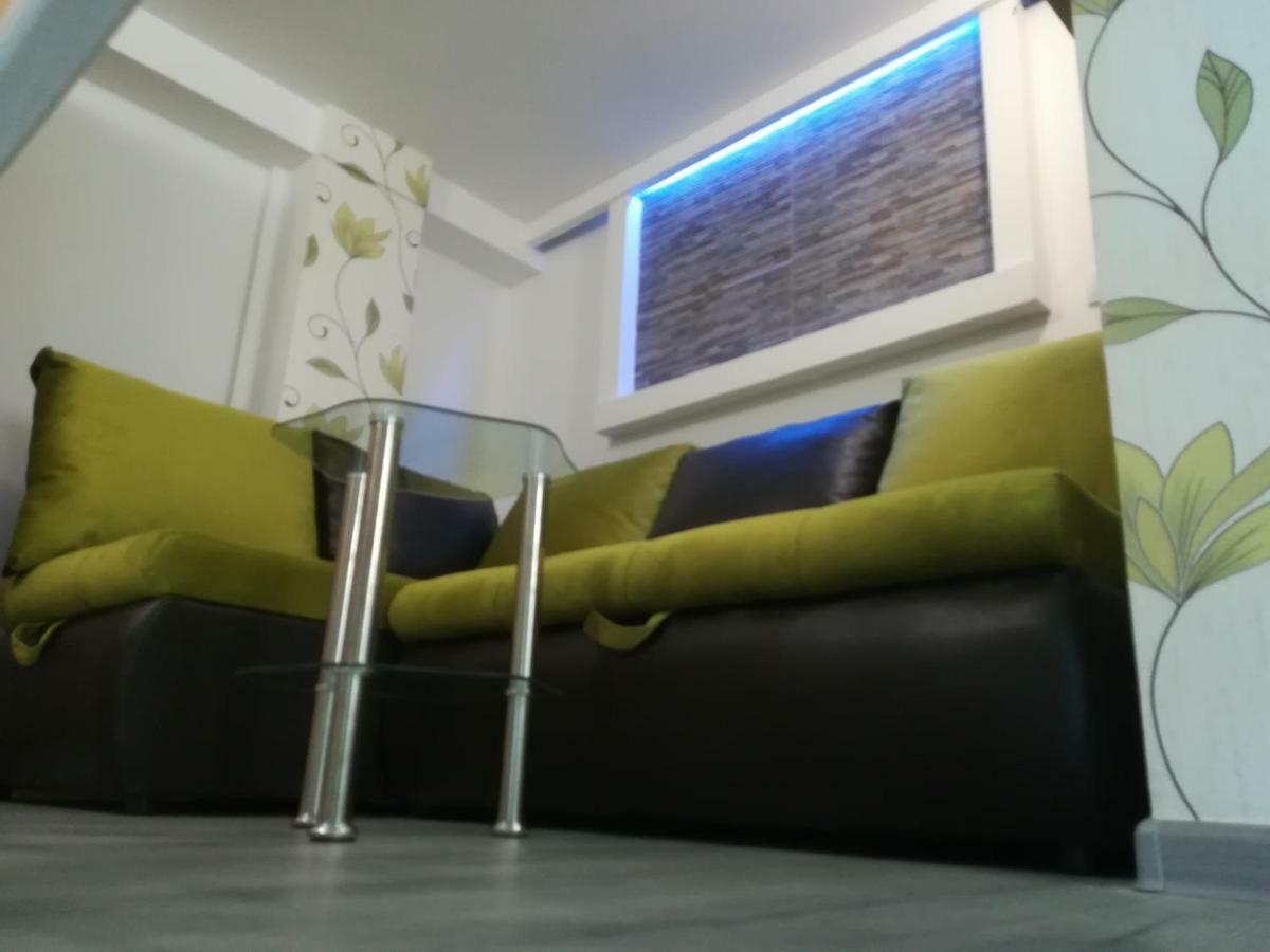 Classy And Cozy - Parking - 3 Beds - Near Center 诺威萨 外观 照片