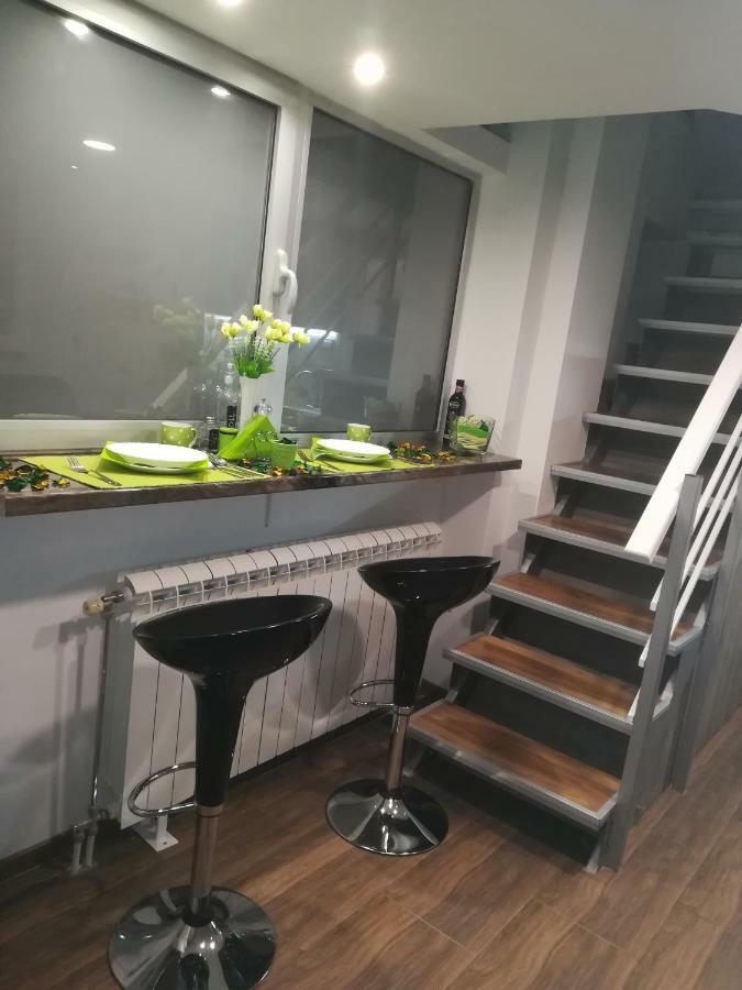 Classy And Cozy - Parking - 3 Beds - Near Center 诺威萨 外观 照片