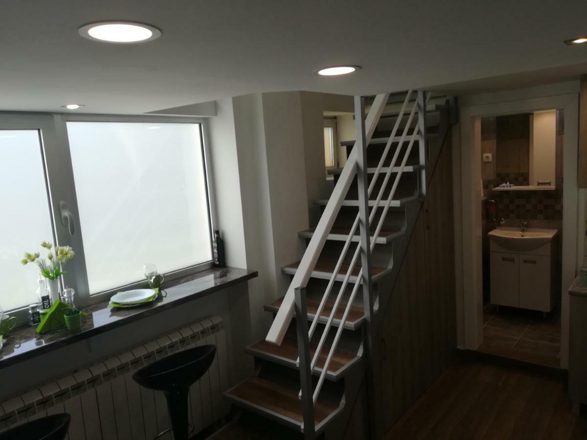 Classy And Cozy - Parking - 3 Beds - Near Center 诺威萨 外观 照片